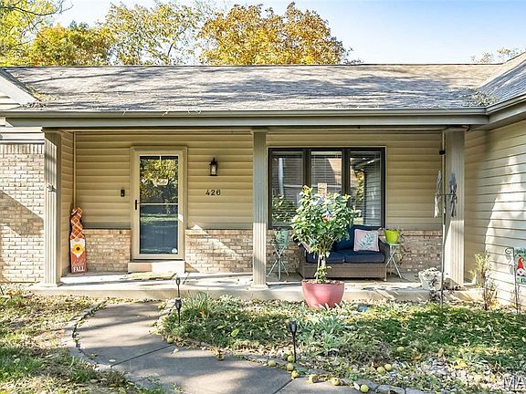 5th image of 426 Woodbine Ct