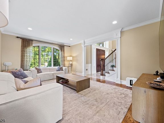 5th image of 15 Adams Way