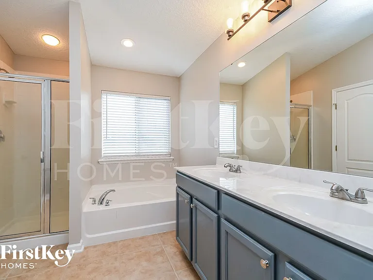928 Bonaparte Landing Blvd E — Photo 10