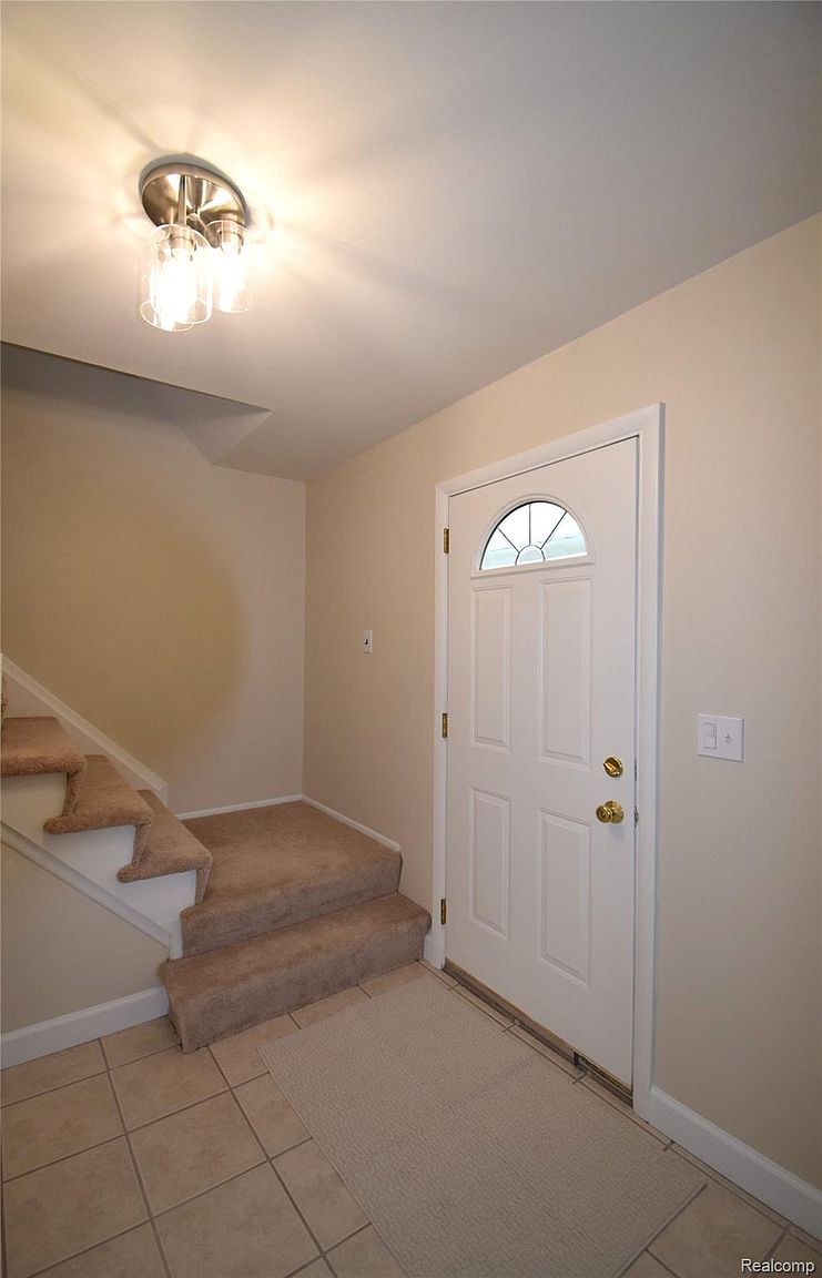 513 N Marias Ave, photo 3