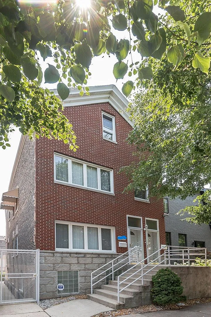 Building Photo - 539 W 32nd St