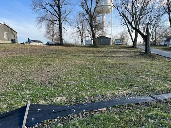 628 W Walnut St, Boonville, IN 47601