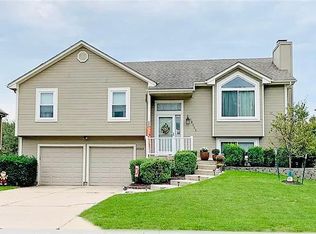 18353 W 160th Ter, Olathe, KS 66062