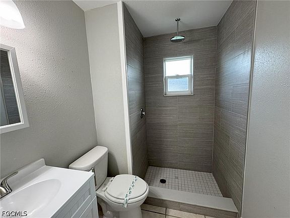 3rd image of 4402-4404 Santa Barbara Blvd