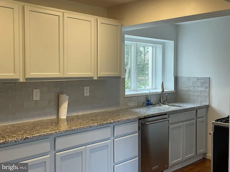 320 Evergreen Dr — Photo 5