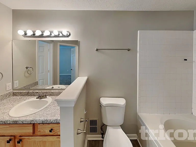 1102 Central Park Blvd N — Photo 8