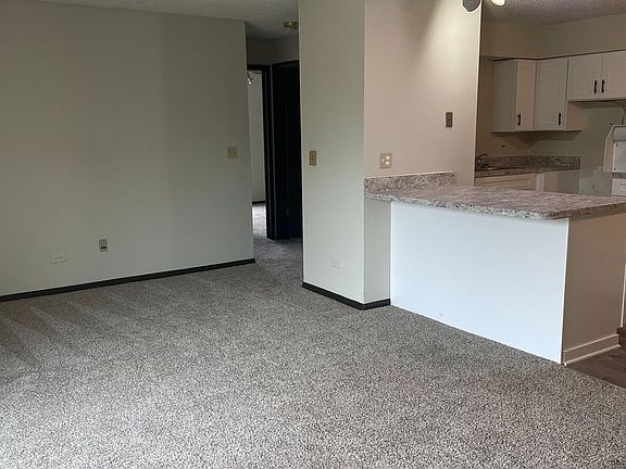 3rd image of 1448 Pioneer Rd APT 10