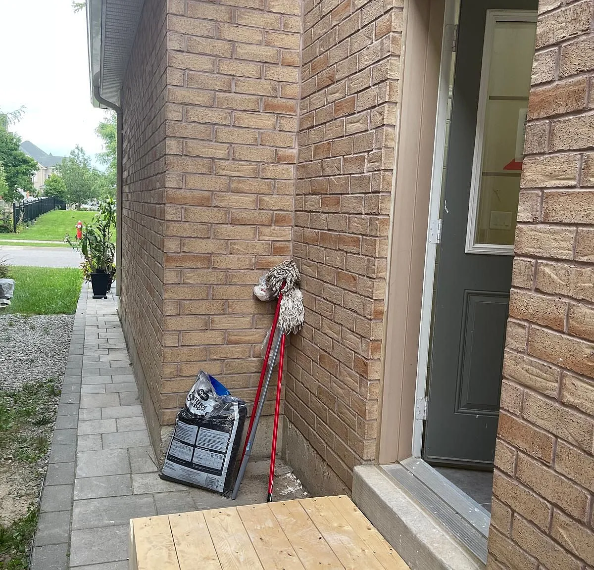 3 bed, $1,800 — Photo 2