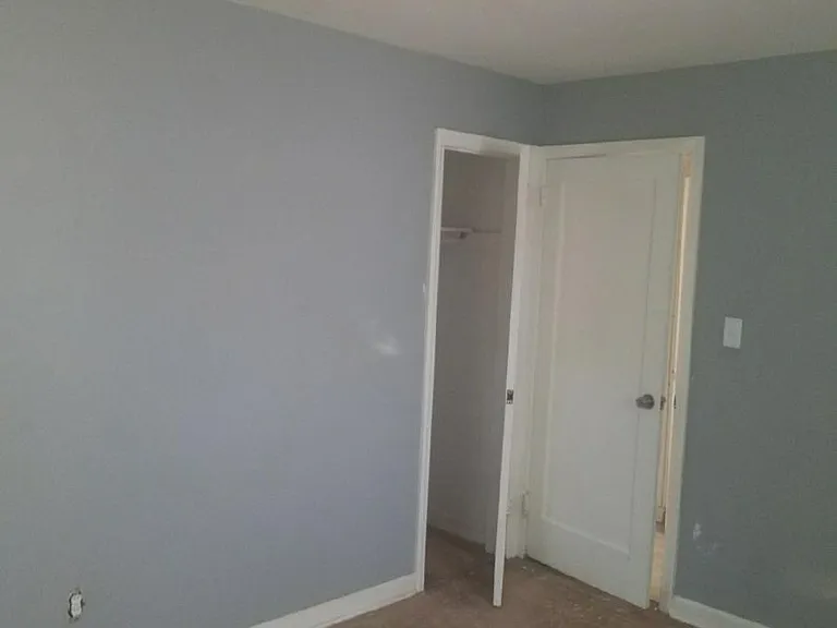 122 Moffatt Ave — Photo 2