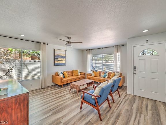 4th image of 1851 E Hacienda Ave