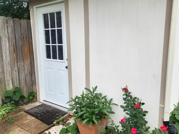 3061 Walnut Springs Dr, Katy, TX 77449