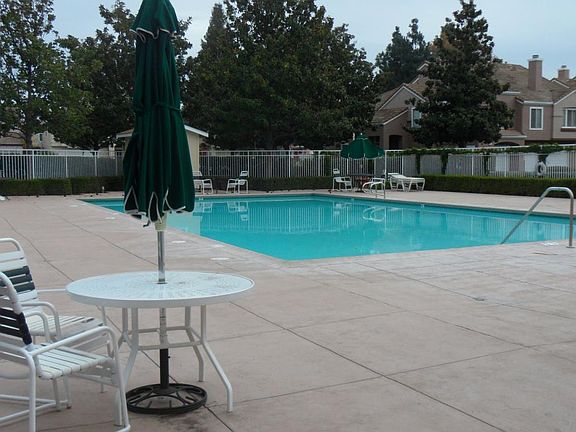 4th image of 6953 Rodling Dr Unit F