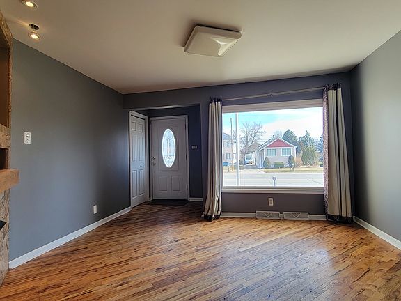 5th image of 9044 Central Ave