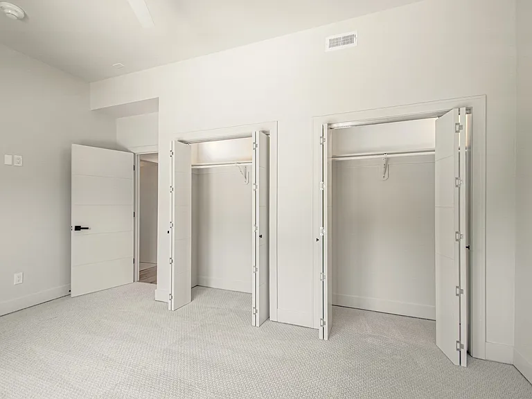 200 W Gregory Blvd #202 — Photo 10