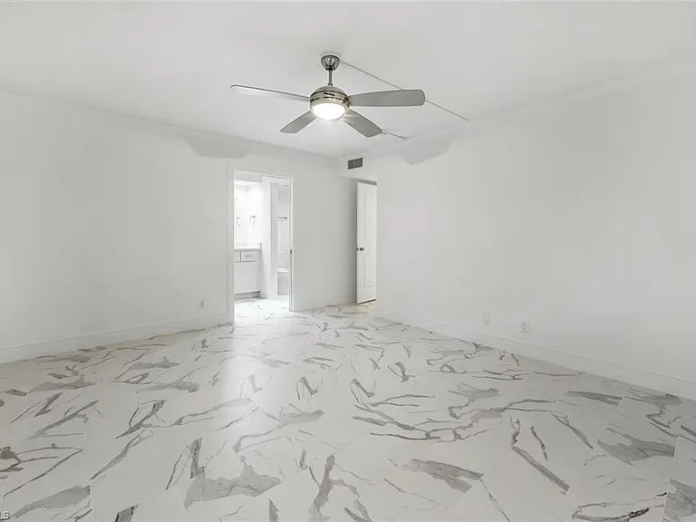 222 Harbour Dr #114 — Photo 14