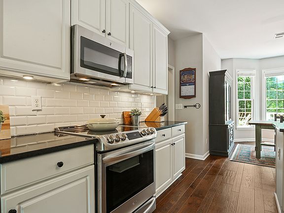 4th image of 861 Devonwood Trl