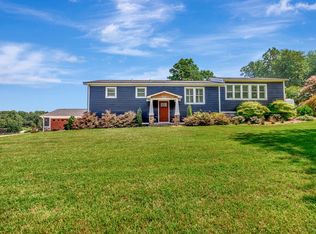 221 Lakeside Dr, Seneca, SC 29672