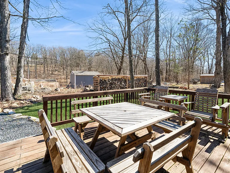 100 Poplar Ln — Photo 40