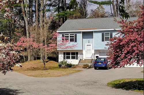 75 Elsmere Ave #2 Photo 1 75 Elsmere Ave #2 Photo 1