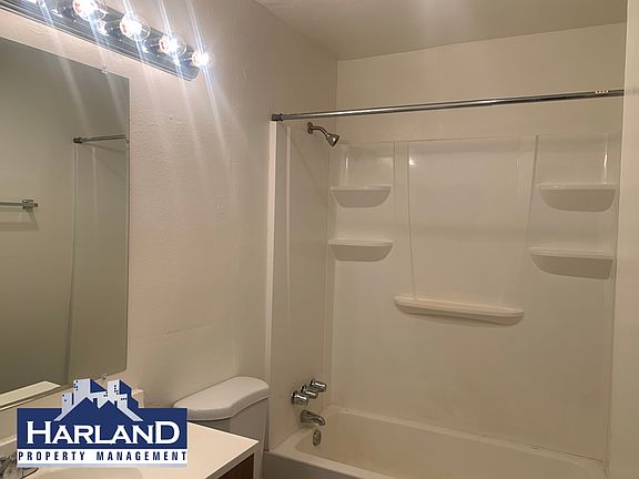 5th image of 930 B Ave #1