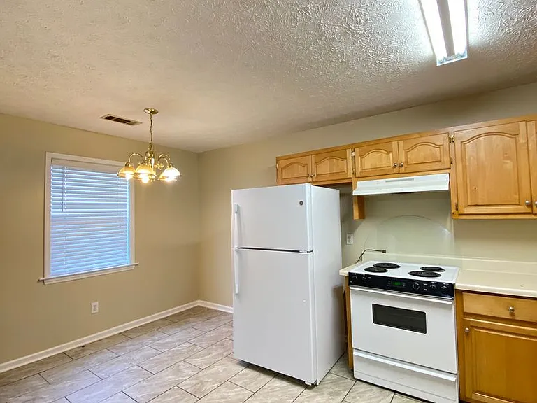 1944 Rick Dr — Photo 4