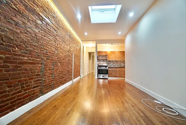 Rented by Aron Fried, LREB | media 17