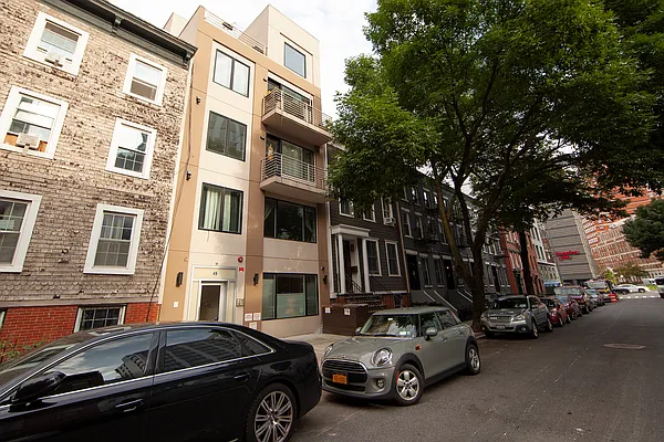 Rented by R New York | media 6