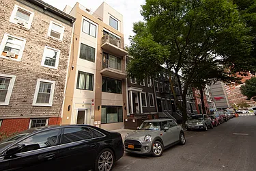 Rented by R New York