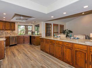 217 W Canterbury Ln, Phoenix, AZ 85023