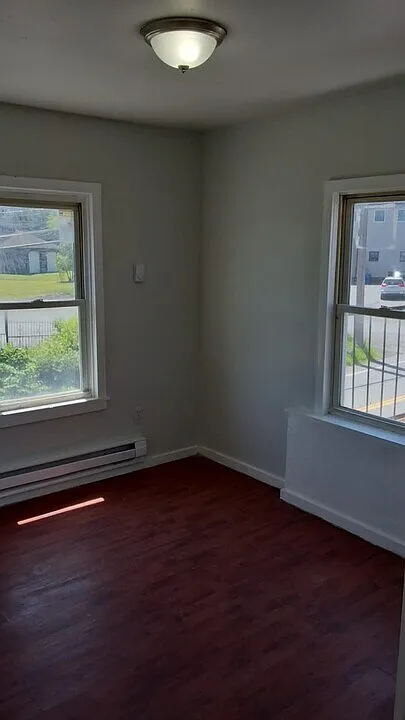 2 bed, $1,100 — Photo 4