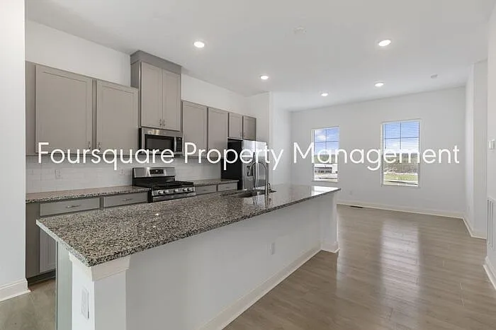 1424 Grove Village Rd — Photo 19
