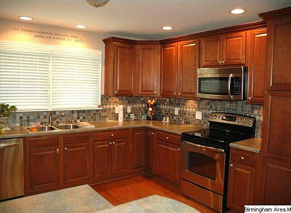 3rd image of 2720 Forestdale Blvd
