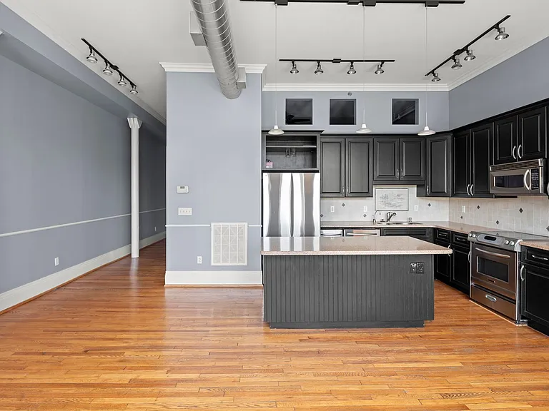 52 Biltmore Ave #203 — Photo 8