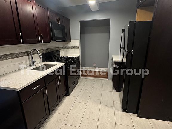 3rd image of 645 Bergen Ave APT B3