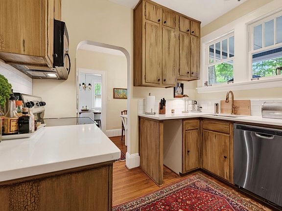 5th image of 204 S Laurel Ave