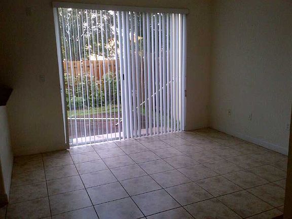 5th image of 8661 NW 112th Ct