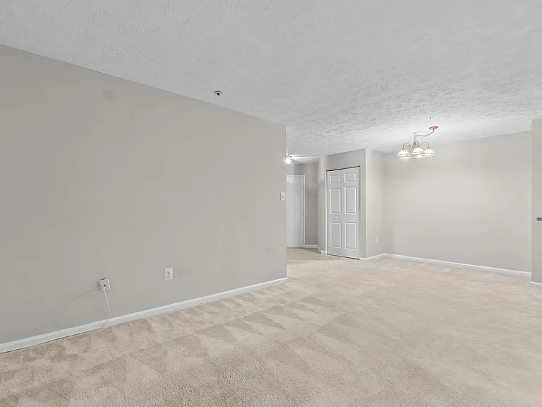 12205 Saint Peter Ct — Photo 11