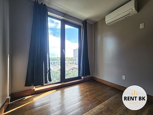 5th image of 865 Willoughby Ave #5BC