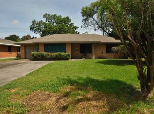 2718 Patricia St, La Marque, TX 77568