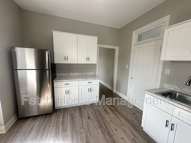 701 Walnut St #3 — Photo 4