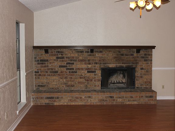 2nd image of 2211 Harrington Ct