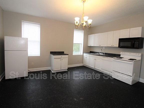 5th image of 2700 Chippewa St #3E