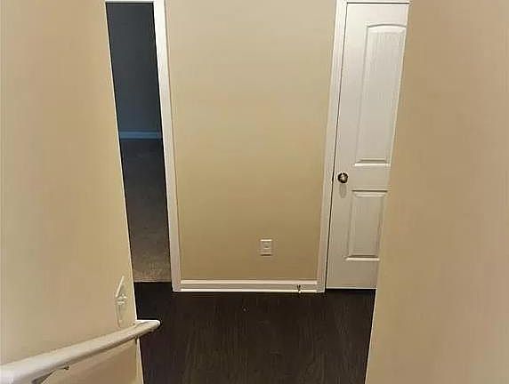 to basement bedroom stairs 2/2