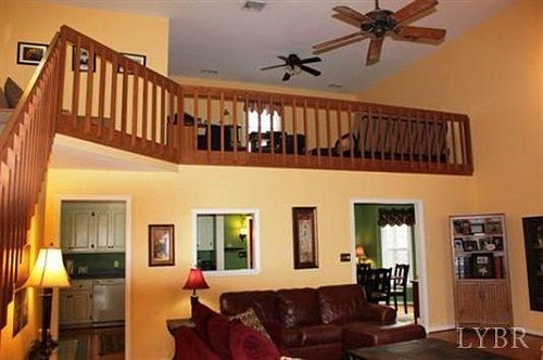 4th image of 104 Hardwood Ct