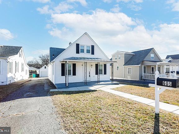 2nd image of 605 Mace Ave