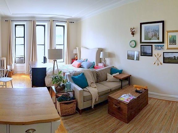 2nd image of 149 W 72nd St APT 4B