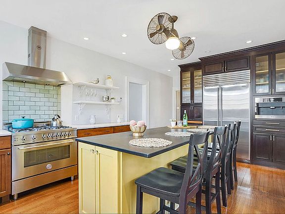 3rd image of 191 Charlton Ave