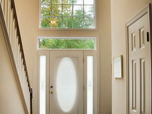 3rd image of 3220 Sherwood Bluff Cir