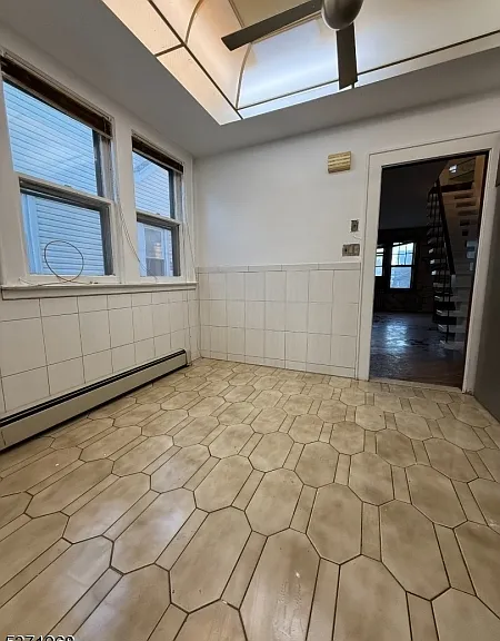 204 Columbia Ave — Photo 17