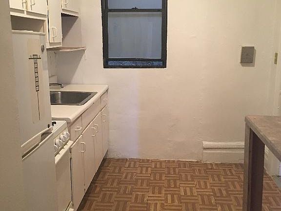 3rd image of 52 W 105th St APT 4C